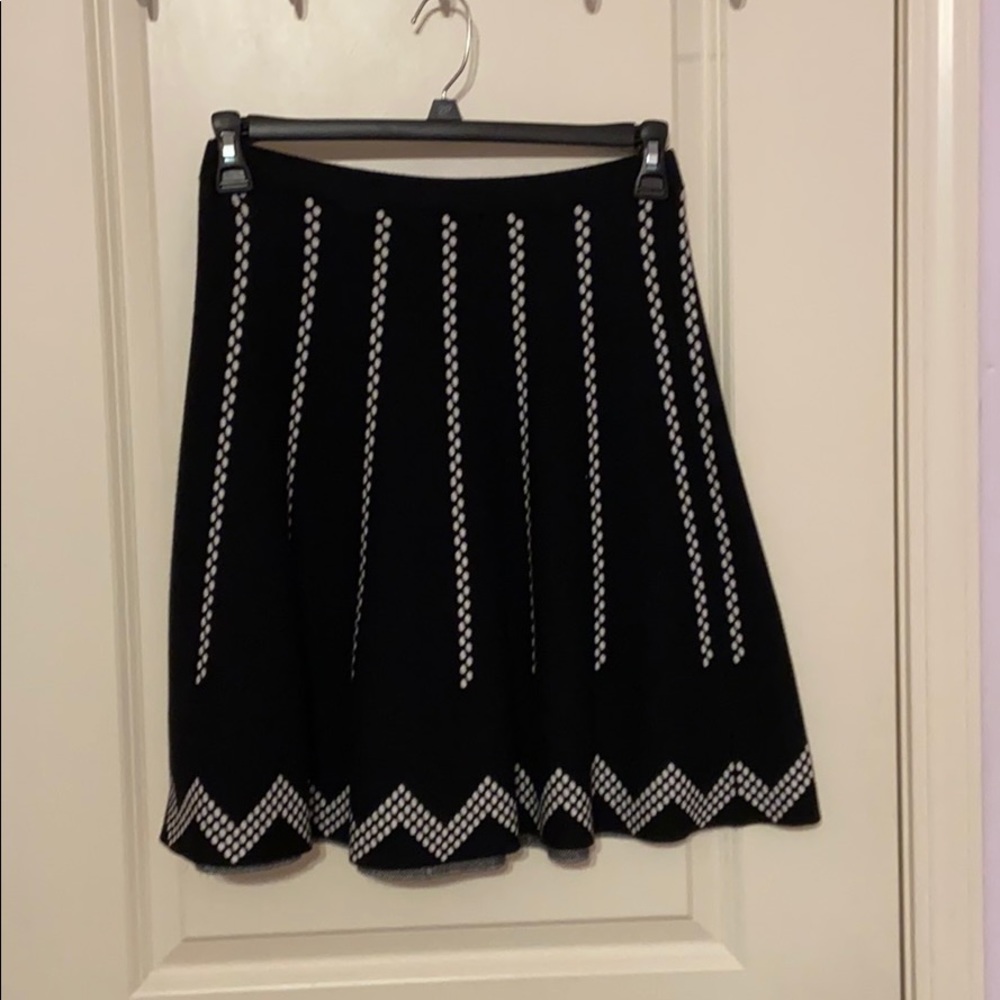 Black pattern skirt